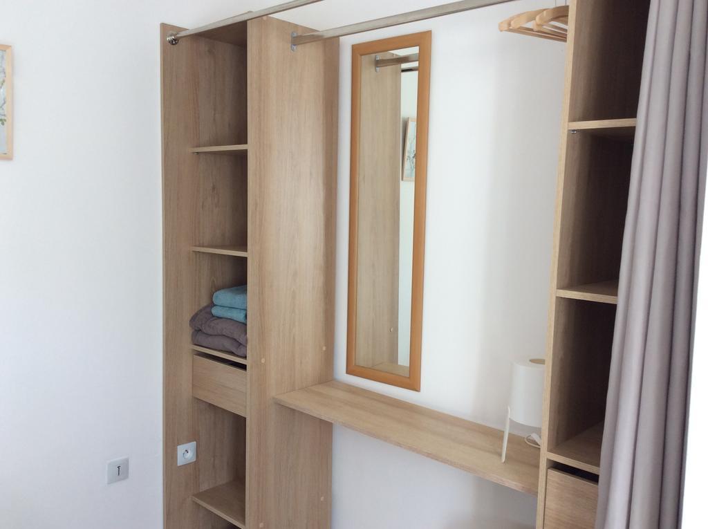 Number 7 Gouarec Apartment Bagian luar foto