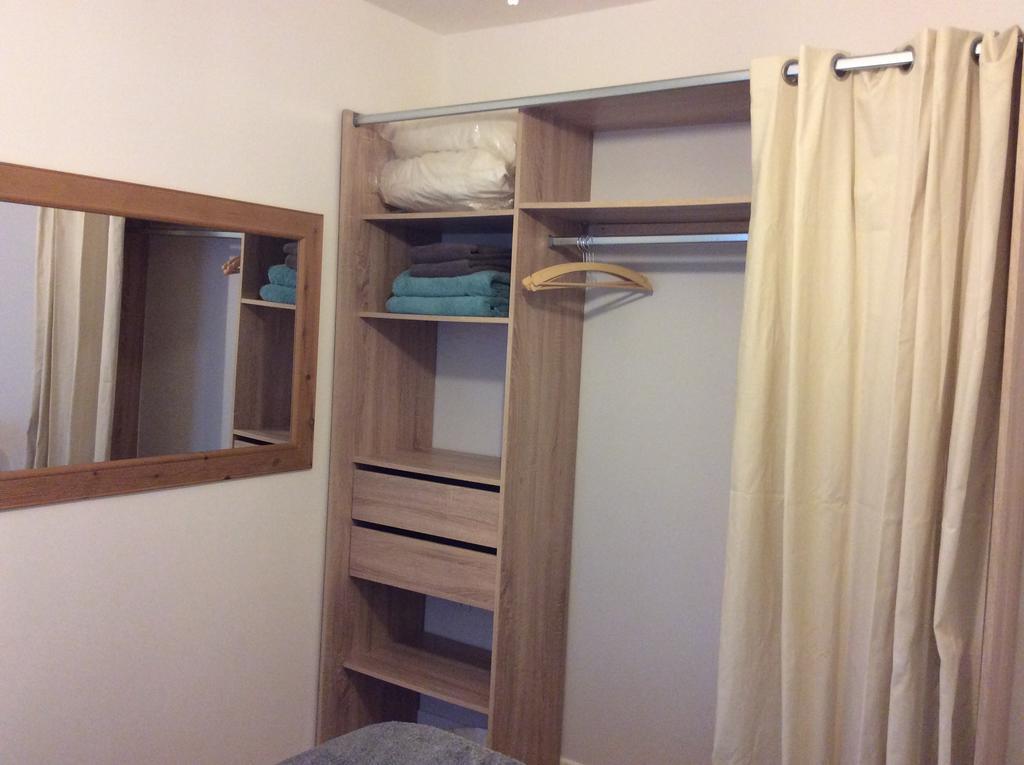 Number 7 Gouarec Apartment Bagian luar foto